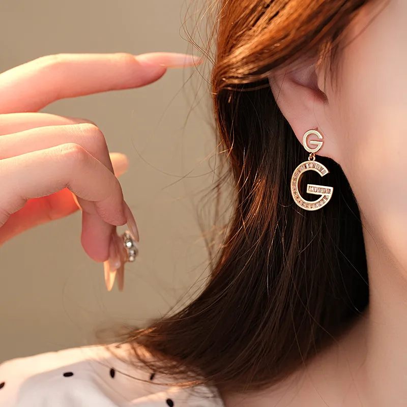 1 Pair Simple Style Classic Style Letter Inlay Copper Zircon Drop Earrings display picture 3