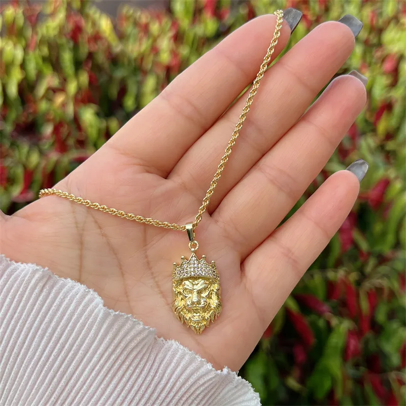 Copper 18K Gold Plated Inlay Cattle Lion Jaguar Zircon Pendant Necklace display picture 2