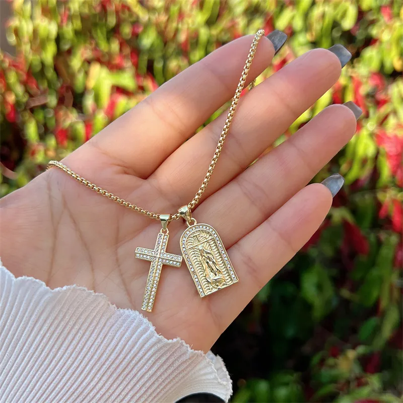 Copper 18K Gold Plated Inlay Portrait Cross Zircon Pendant Necklace display picture 3