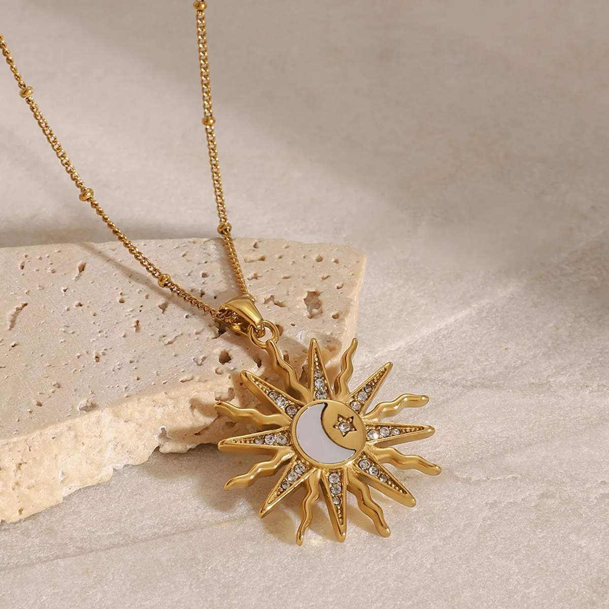 Wholesale Jewelry Simple Style Classic Style Sun Star Moon 304 Stainless Steel Shell Zircon 18K Gold Plated Inlay Pendant Necklace display picture 10
