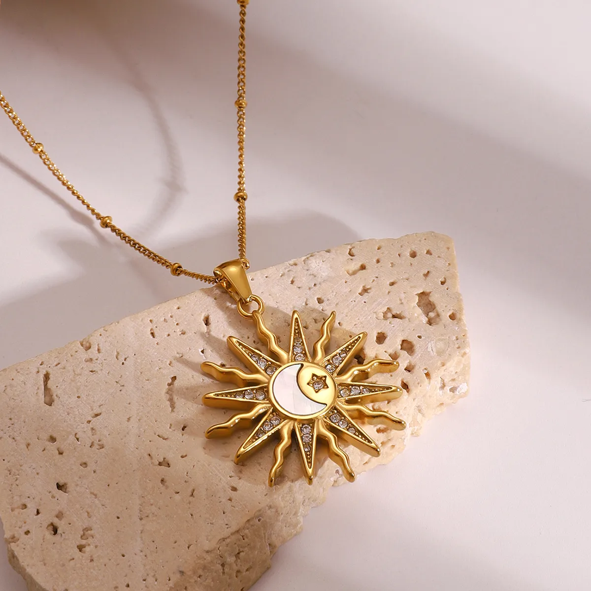 Wholesale Jewelry Simple Style Classic Style Sun Star Moon 304 Stainless Steel Shell Zircon 18K Gold Plated Inlay Pendant Necklace display picture 9