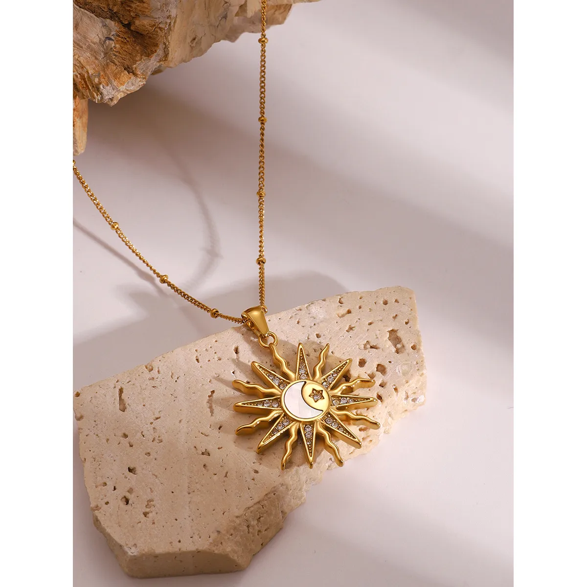 Wholesale Jewelry Simple Style Classic Style Sun Star Moon 304 Stainless Steel Shell Zircon 18K Gold Plated Inlay Pendant Necklace display picture 18