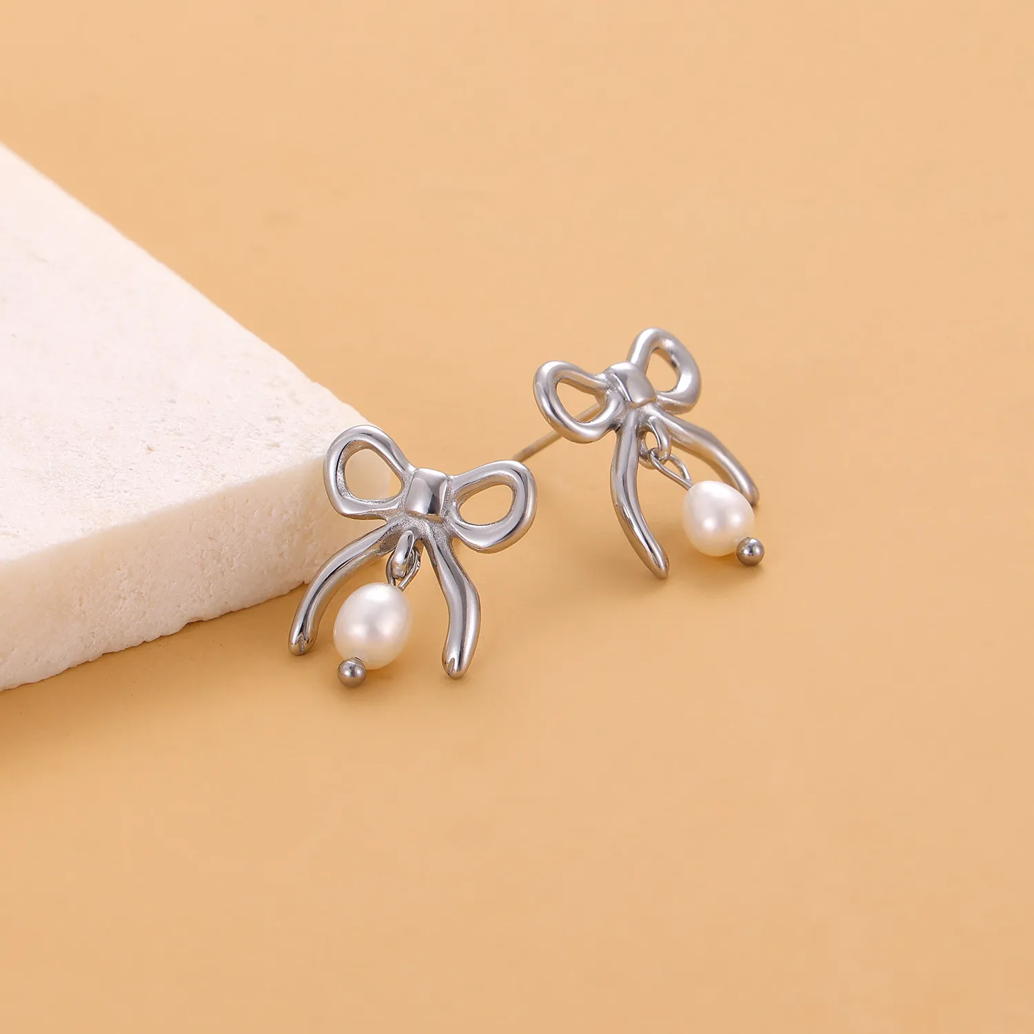 1 Pair Simple Style Bow Knot 304 Stainless Steel 18K Gold Plated Earrings display picture 25