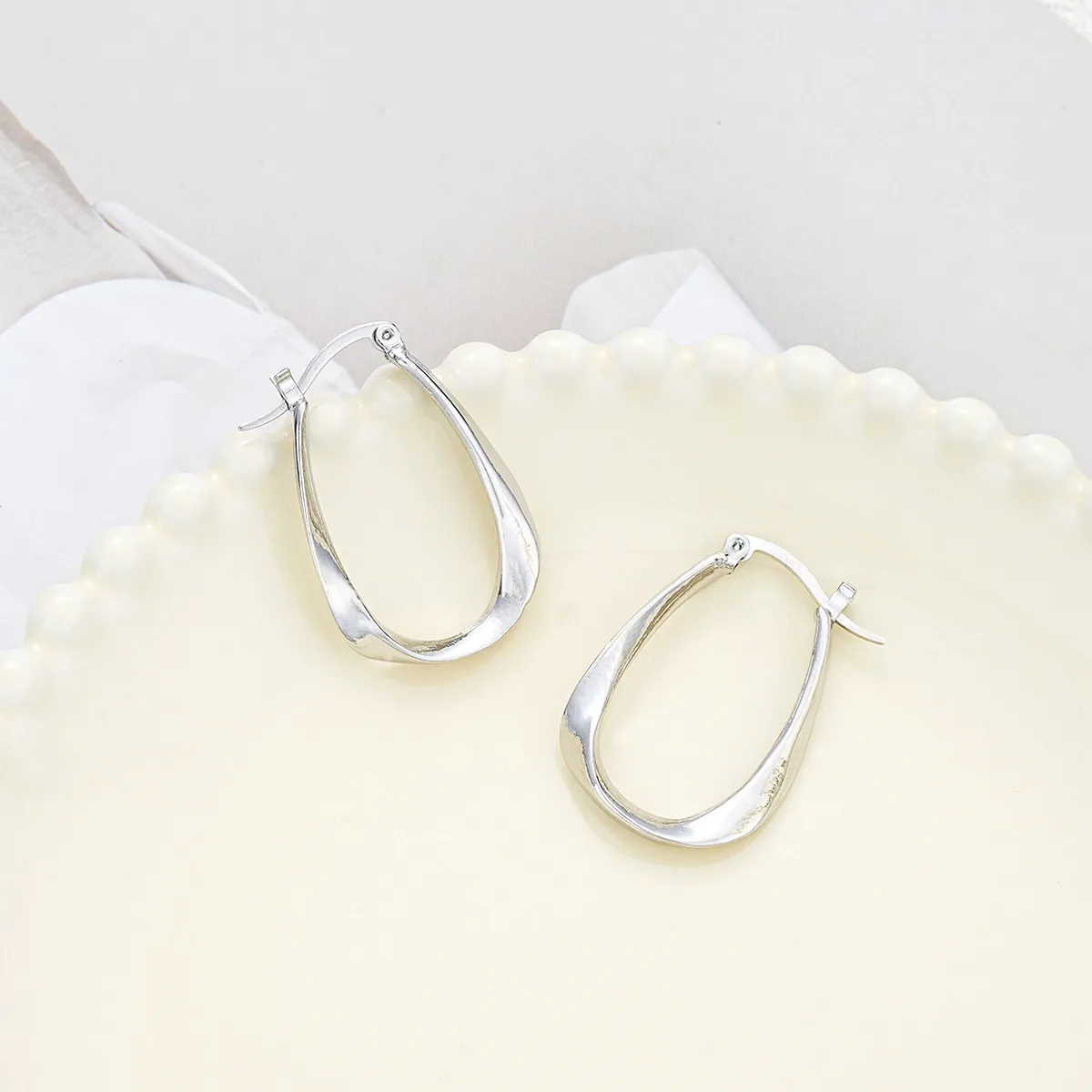 1 Pair Simple Style Streetwear Geometric Plating Alloy Hoop Earrings display picture 4