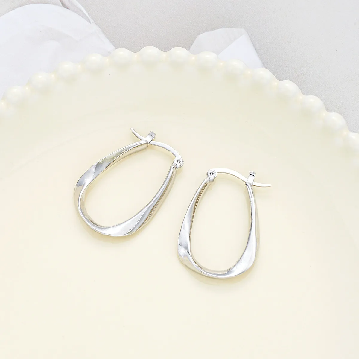 1 Pair Simple Style Streetwear Geometric Plating Alloy Hoop Earrings display picture 3
