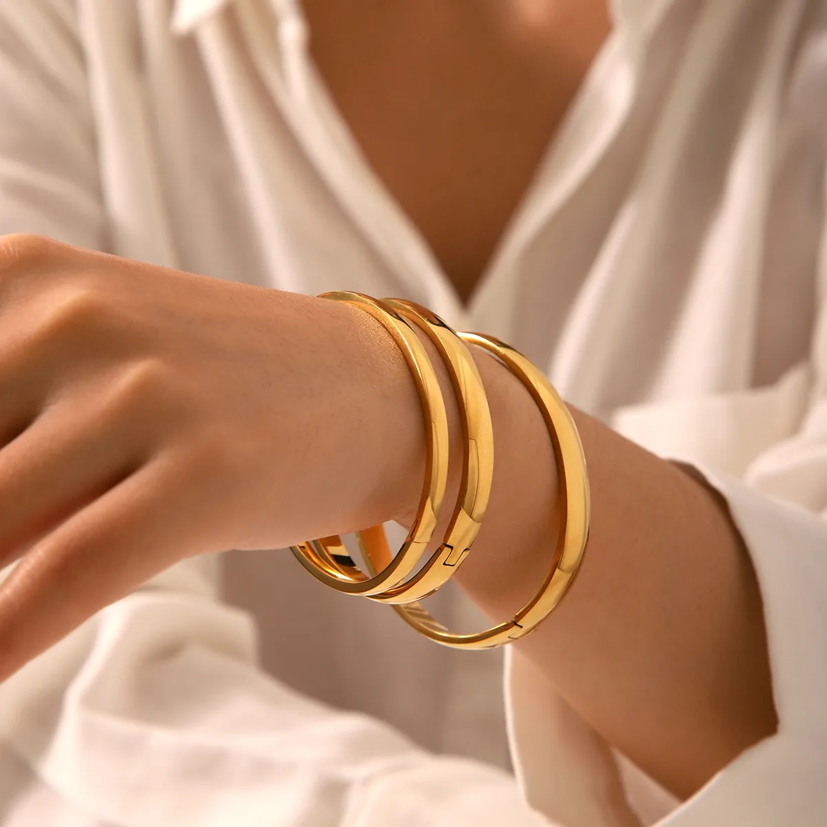 IG Style Elegant Preppy Style Geometric 304 Stainless Steel Titanium Steel 18K Gold Plated Bangle In Bulk display picture 1