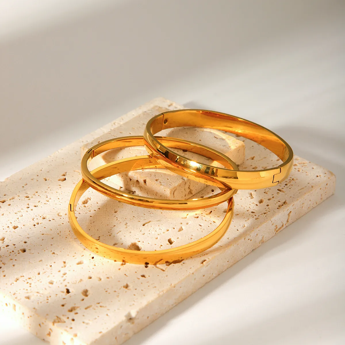 IG Style Elegant Preppy Style Geometric 304 Stainless Steel Titanium Steel 18K Gold Plated Bangle In Bulk display picture 5
