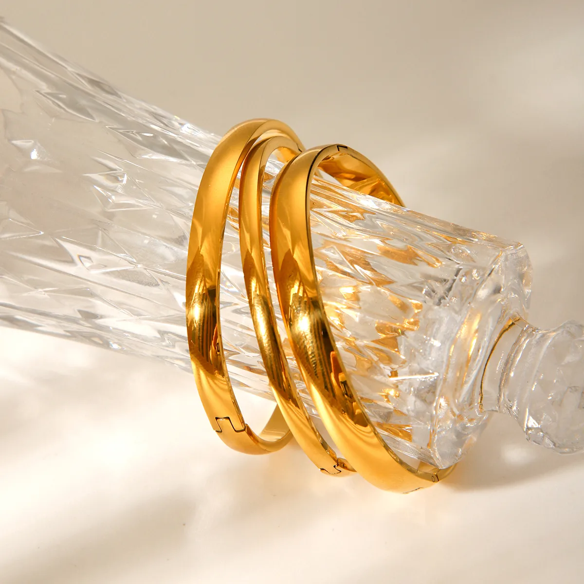 IG Style Elegant Preppy Style Geometric 304 Stainless Steel Titanium Steel 18K Gold Plated Bangle In Bulk display picture 4
