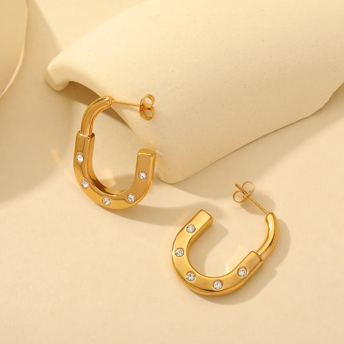1 Pair Romantic Solid Color Plating Inlay 304 Stainless Steel Zircon 18K Gold Plated Ear Studs display picture 1