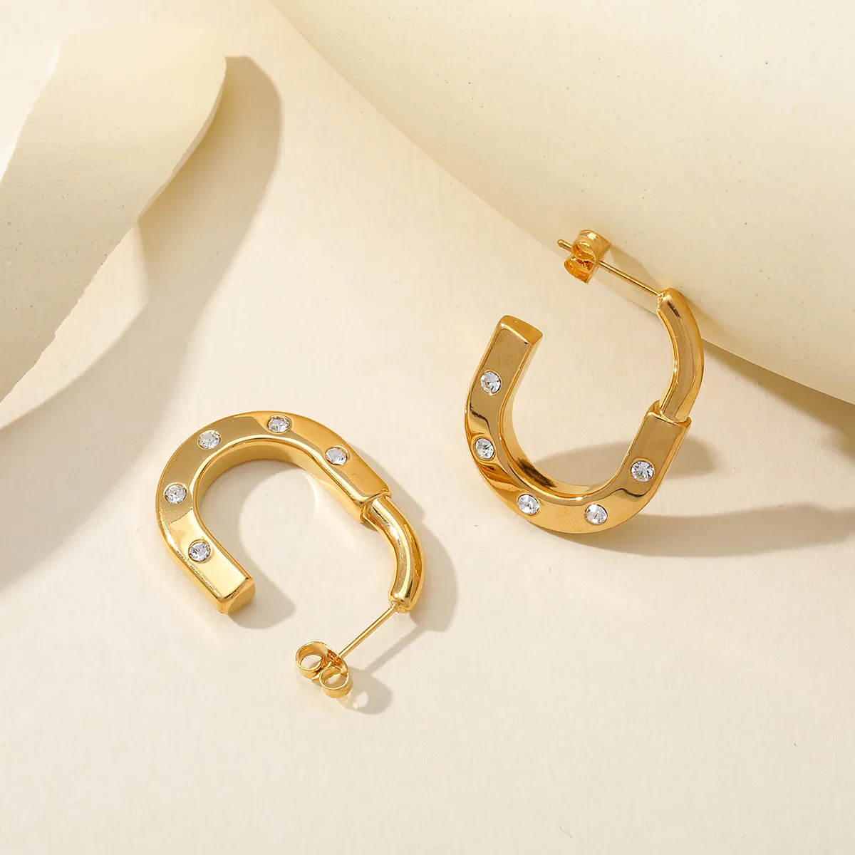 1 Pair Romantic Solid Color Plating Inlay 304 Stainless Steel Zircon 18K Gold Plated Ear Studs display picture 3