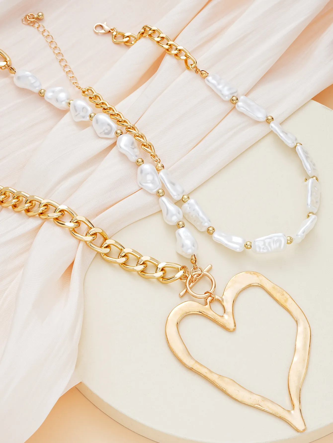 Exaggerated Heart Shape Imitation Pearl Alloy Beaded Chain Statement Necklaces Wholesale display picture 8