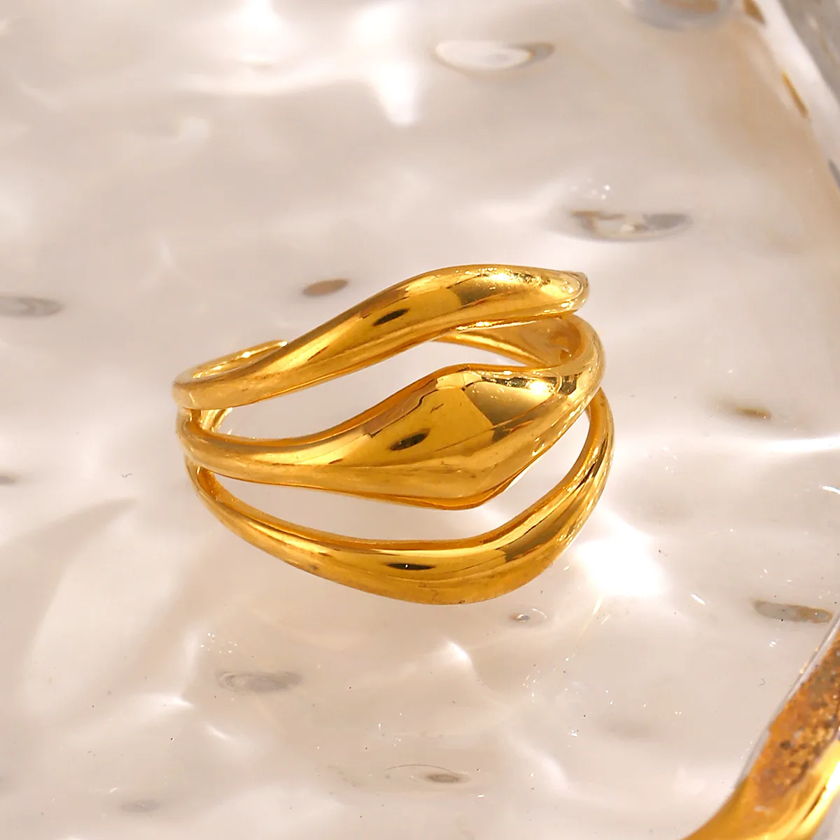 Wholesale Jewelry IG Style Simple Style Lines 304 Stainless Steel 18K Gold Plated Polishing Rings display picture 3