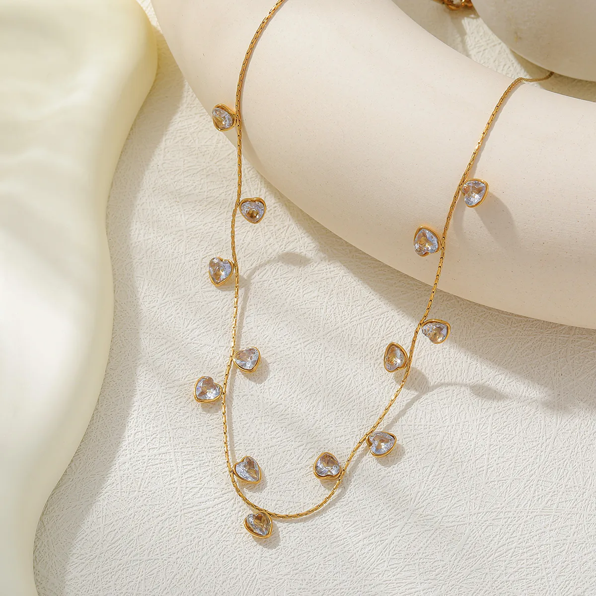 Wholesale Jewelry IG Style French Style Romantic Red Heart 304 Stainless Steel Zircon 18K Gold Plated Inlay Pendant Necklace display picture 2