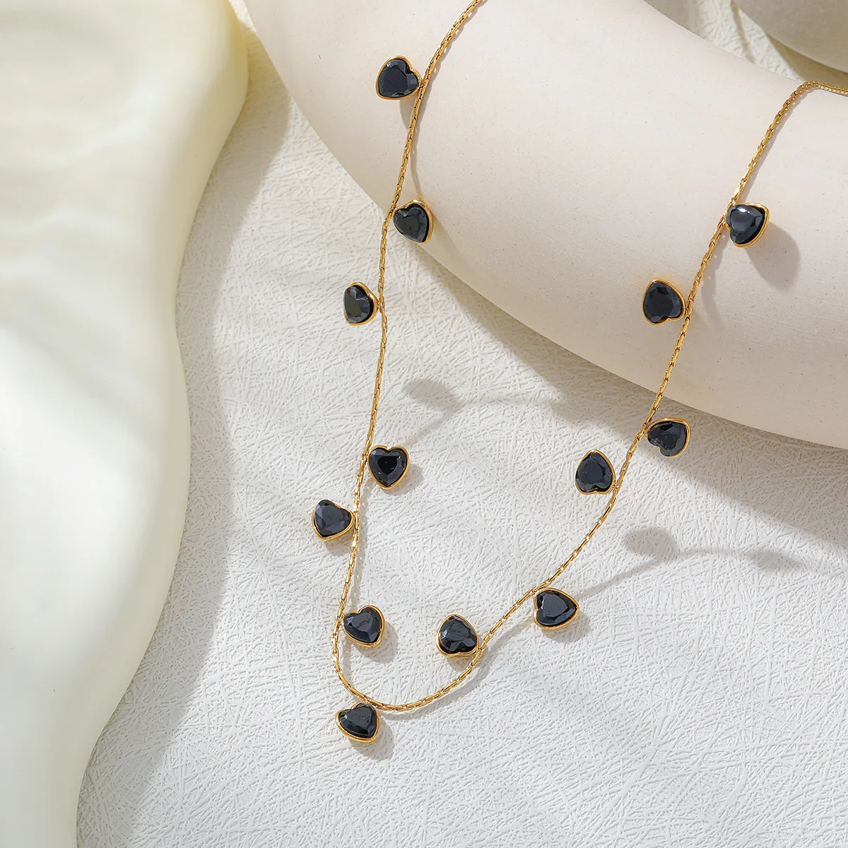 Wholesale Jewelry IG Style French Style Romantic Red Heart 304 Stainless Steel Zircon 18K Gold Plated Inlay Pendant Necklace display picture 1