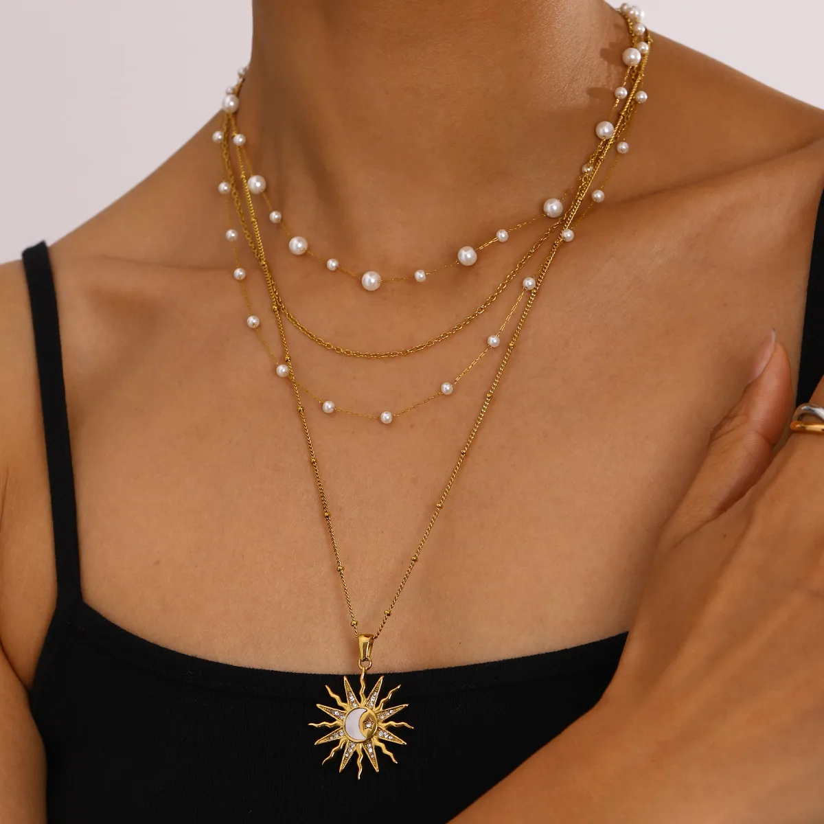 Wholesale Jewelry Simple Style Classic Style Sun Star Moon 304 Stainless Steel Shell Zircon 18K Gold Plated Inlay Pendant Necklace display picture 8