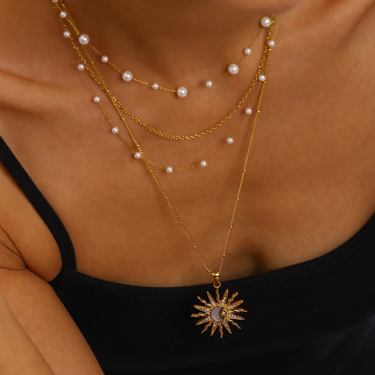 Wholesale Jewelry Simple Style Classic Style Sun Star Moon 304 Stainless Steel Shell Zircon 18K Gold Plated Inlay Pendant Necklace display picture 4