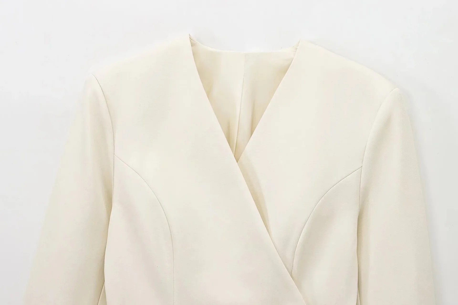 Women's Elegant Solid Color Belt Tie Blazer display picture 6