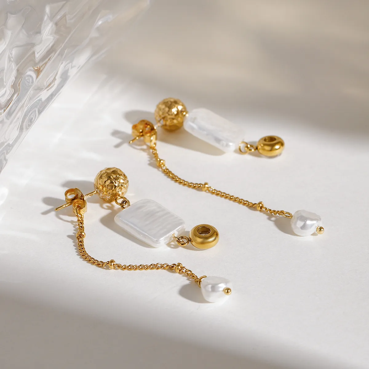 1 Pair Simple Style Classic Style Geometric 304 Stainless Steel Imitation Pearl Zircon Drop Earrings display picture 2