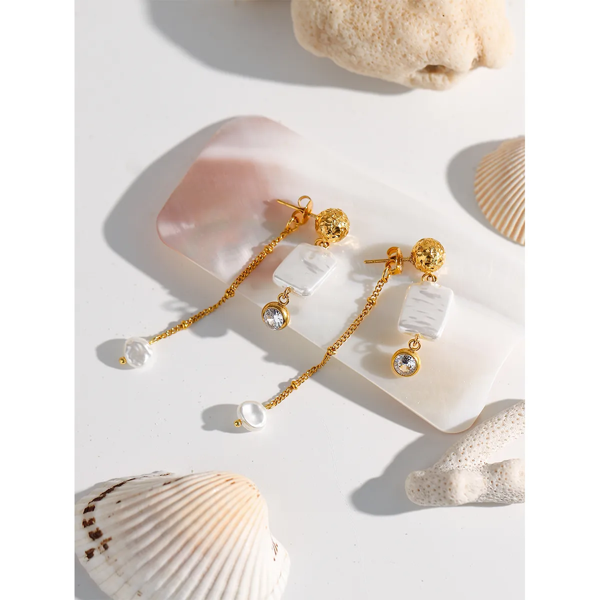 1 Pair Simple Style Classic Style Geometric 304 Stainless Steel Imitation Pearl Zircon Drop Earrings display picture 8