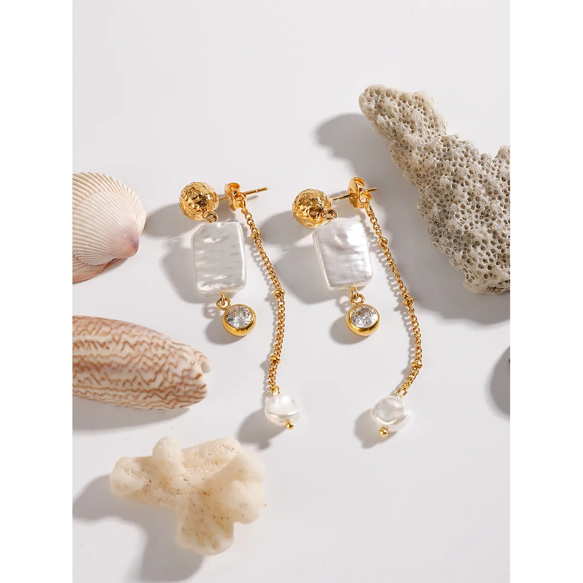 1 Pair Simple Style Classic Style Geometric 304 Stainless Steel Imitation Pearl Zircon Drop Earrings display picture 9