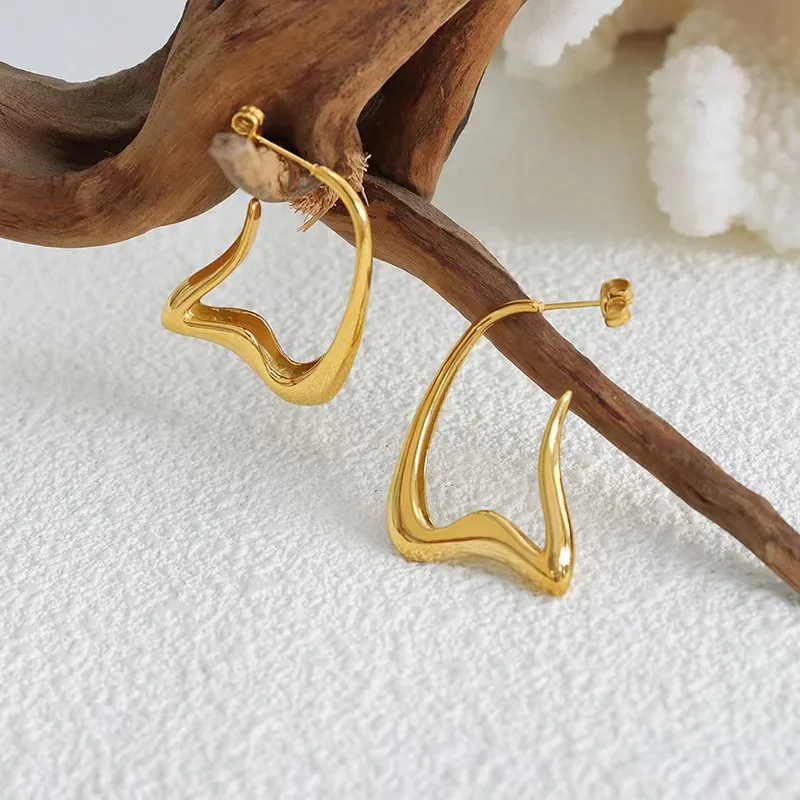 1 Pair Simple Style Classic Style Solid Color 304 Stainless Steel 18K Gold Plated Earrings display picture 2