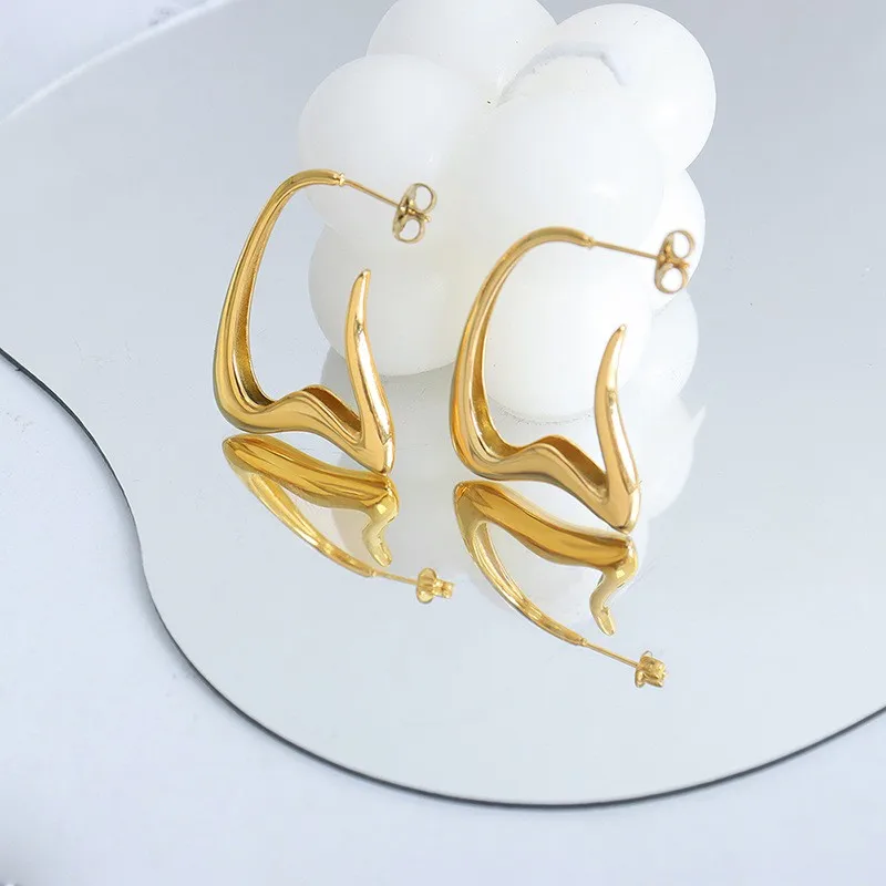 1 Pair Simple Style Classic Style Solid Color 304 Stainless Steel 18K Gold Plated Earrings display picture 4