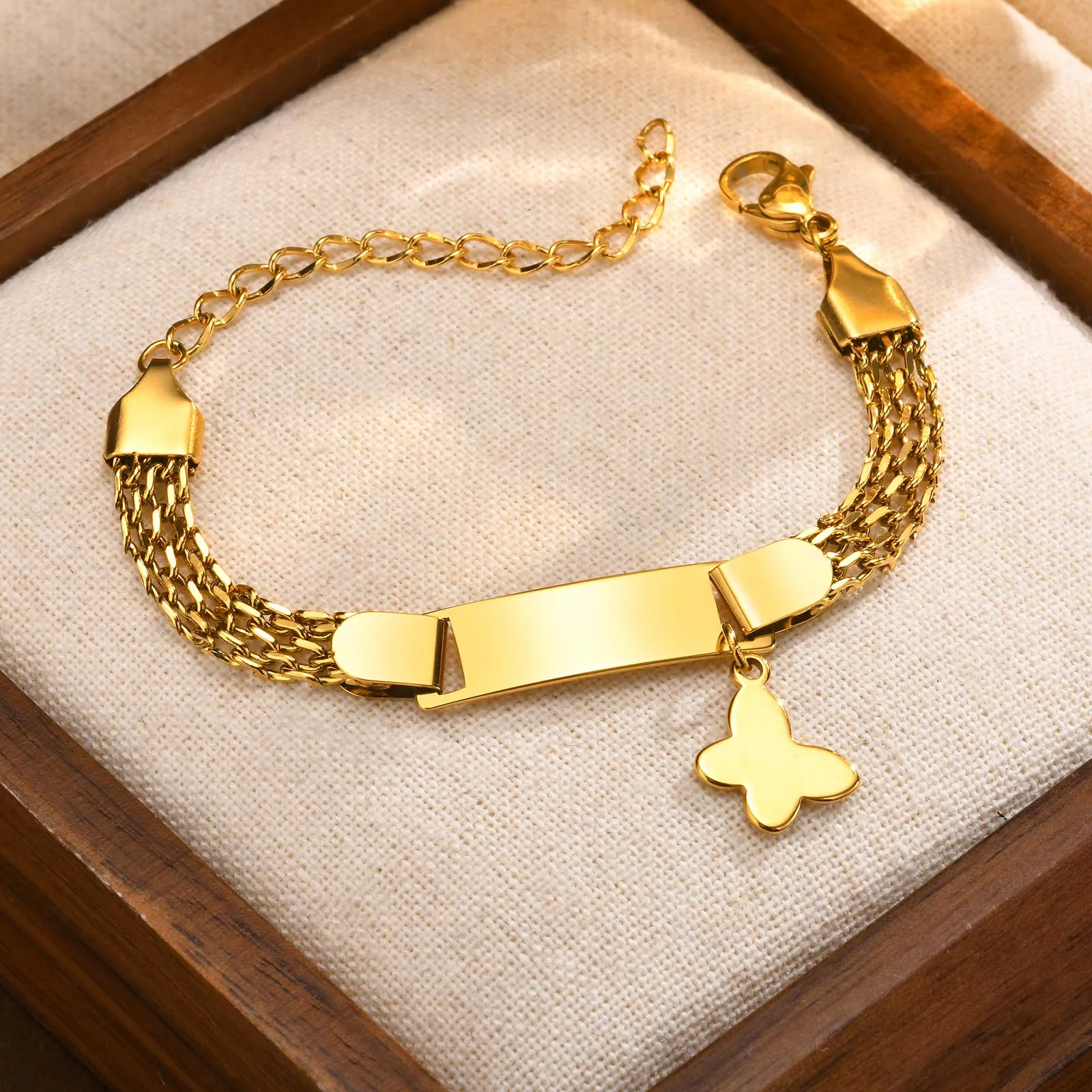 Cute Heart Shape Butterfly 304 Stainless Steel 18K Gold Plated Woven Chain Bracelets In Bulk display picture 9