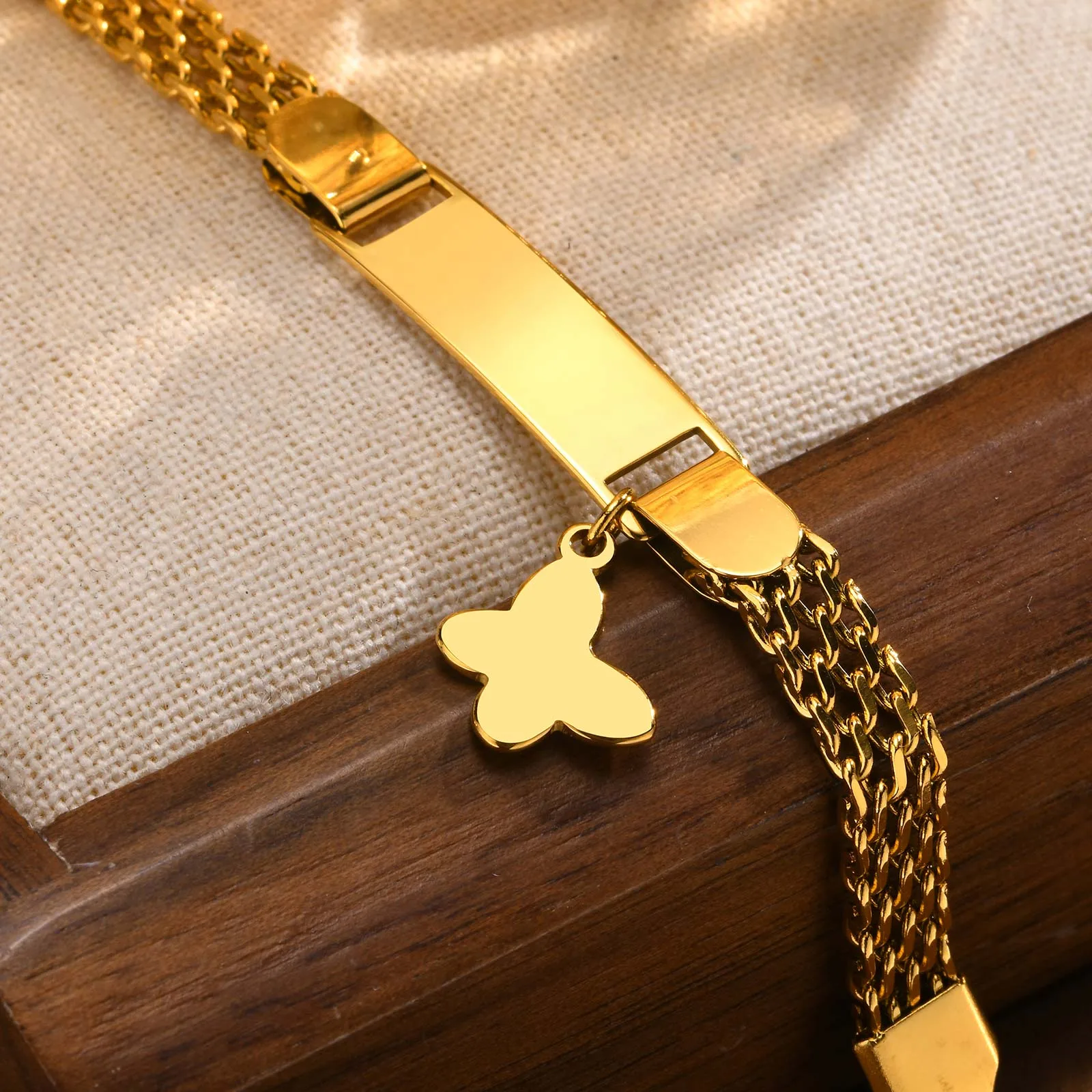 Cute Heart Shape Butterfly 304 Stainless Steel 18K Gold Plated Woven Chain Bracelets In Bulk display picture 8