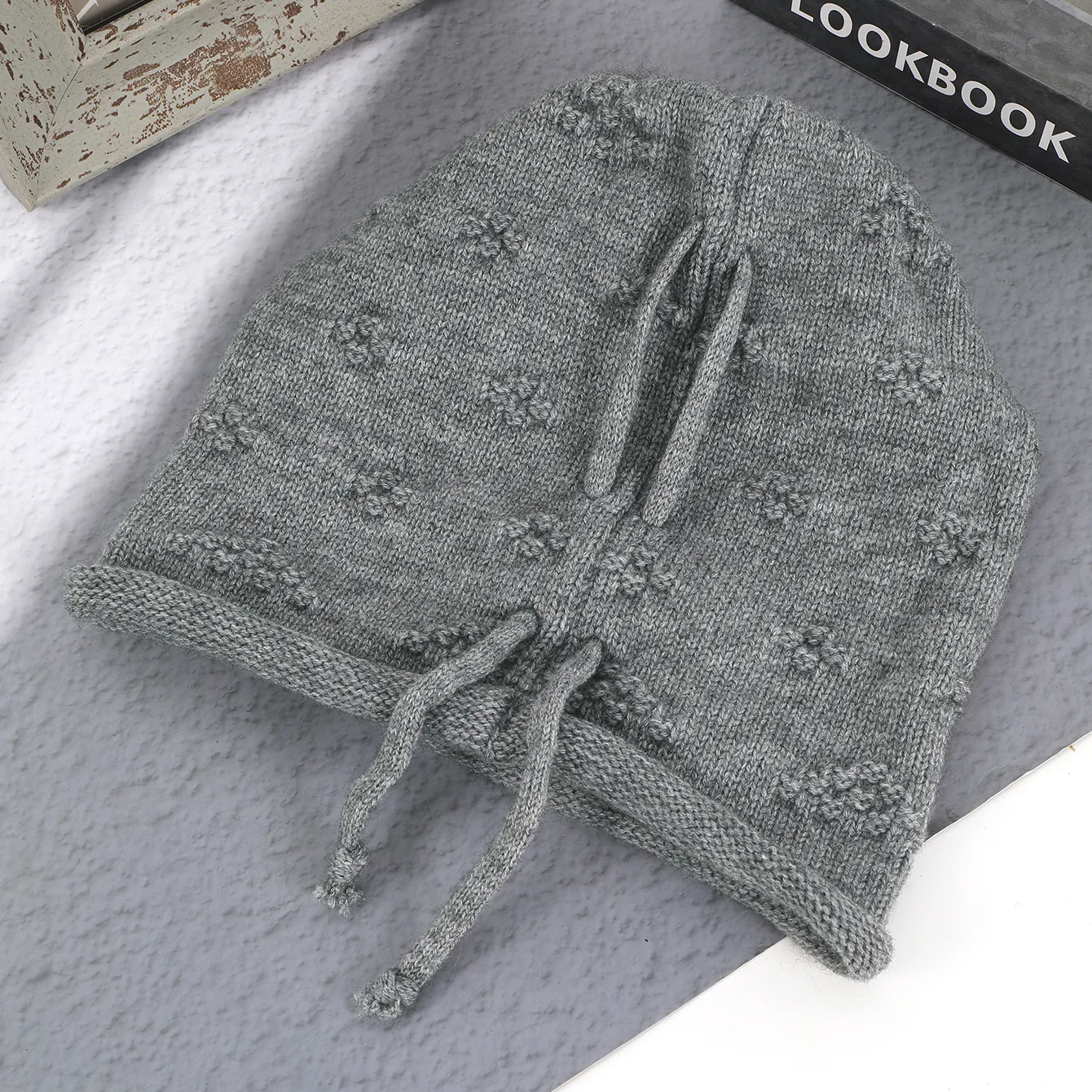 Women's Simple Style Solid Color Flower Drawstring Crimping Wool Cap display picture 8