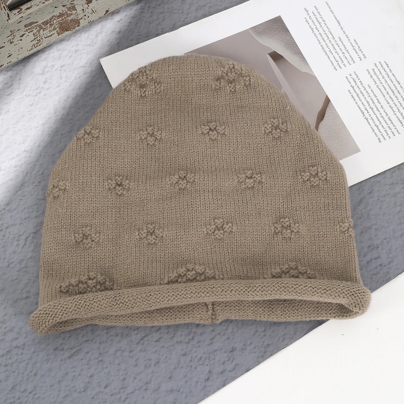 Women's Simple Style Solid Color Flower Drawstring Crimping Wool Cap display picture 10