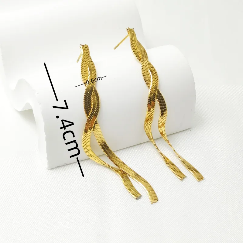 1 Pair Elegant Classic Style Tassel Snake Bones Chain 304 Stainless Steel 18K Gold Plated Drop Earrings display picture 4