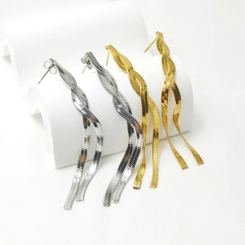 1 Pair Elegant Classic Style Tassel Snake Bones Chain 304 Stainless Steel 18K Gold Plated Drop Earrings display picture 1