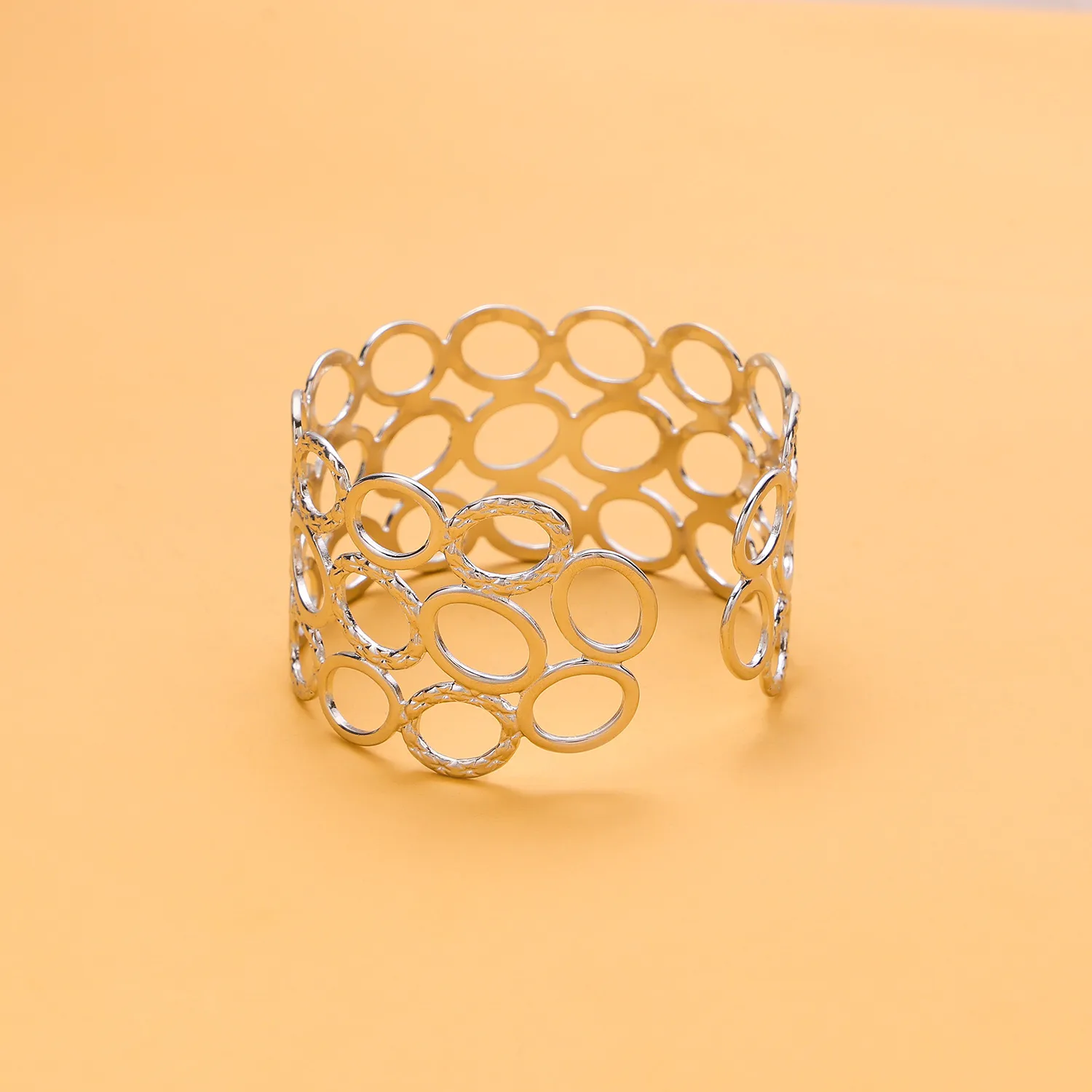 Retro Simple Style Leaves Solid Color Flower Titanium Steel Bangle In Bulk display picture 4