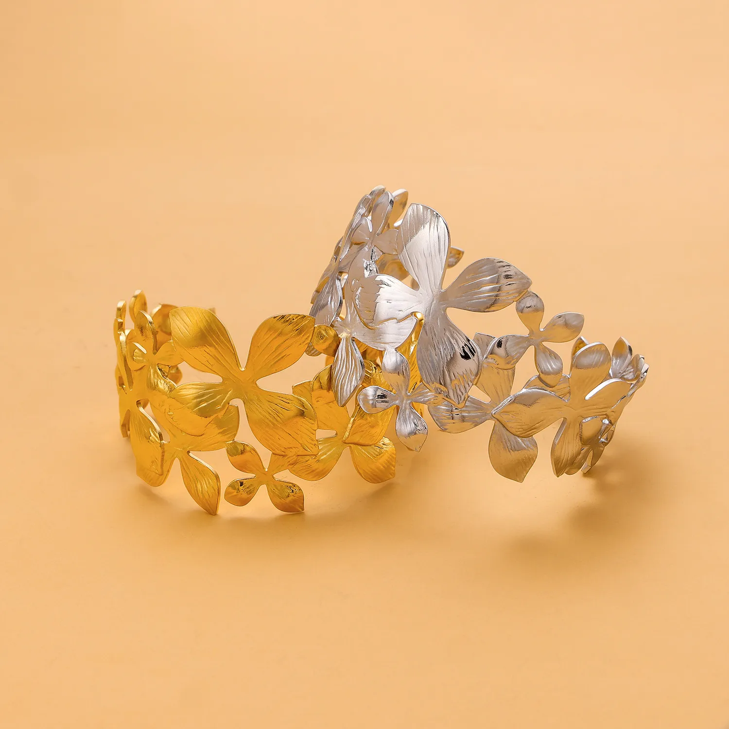 Retro Simple Style Leaves Solid Color Flower Titanium Steel Bangle In Bulk display picture 22