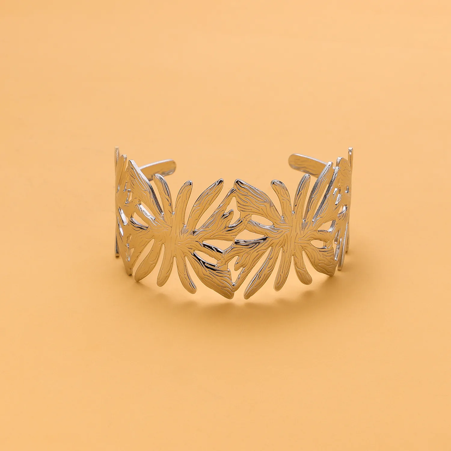 Retro Simple Style Leaves Solid Color Flower Titanium Steel Bangle In Bulk display picture 23