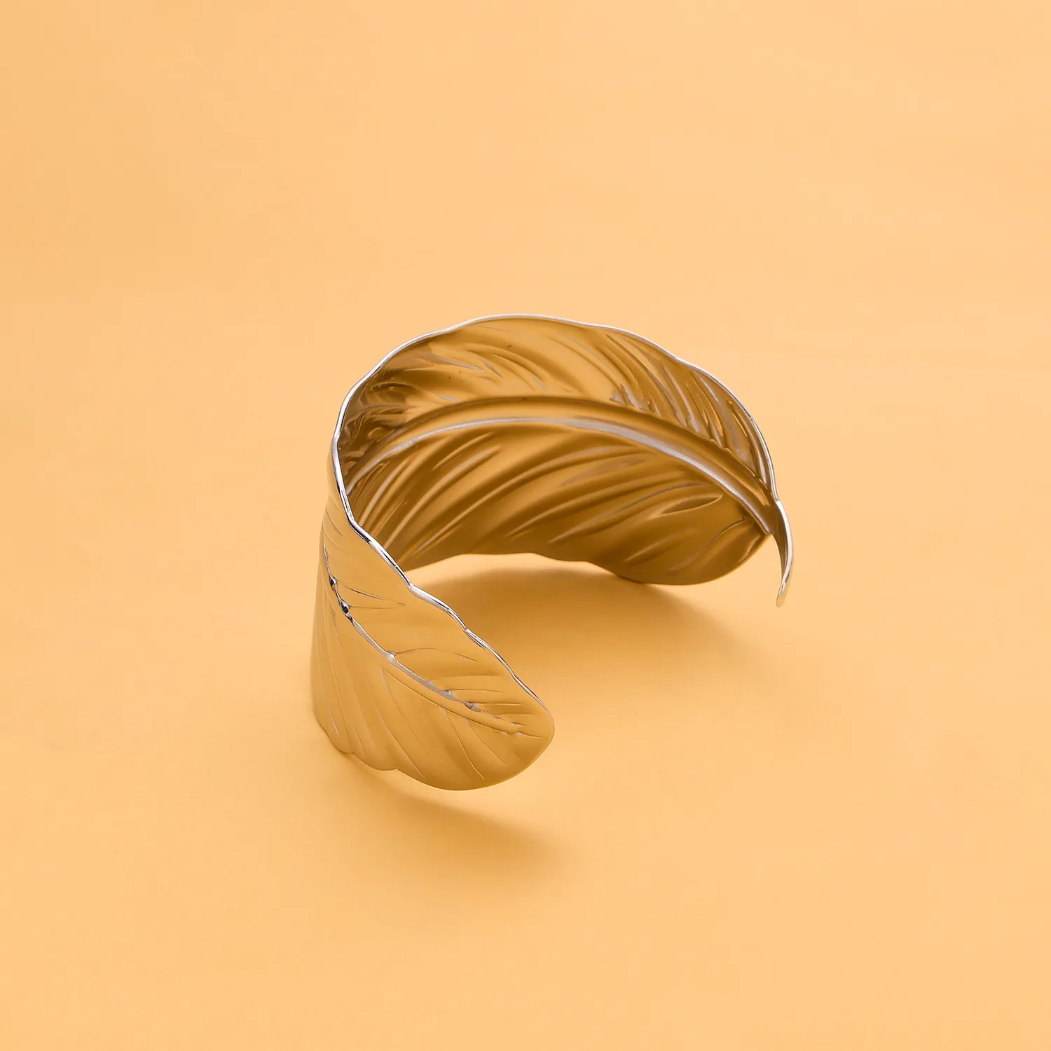 Retro Simple Style Leaves Solid Color Flower Titanium Steel Bangle In Bulk display picture 30