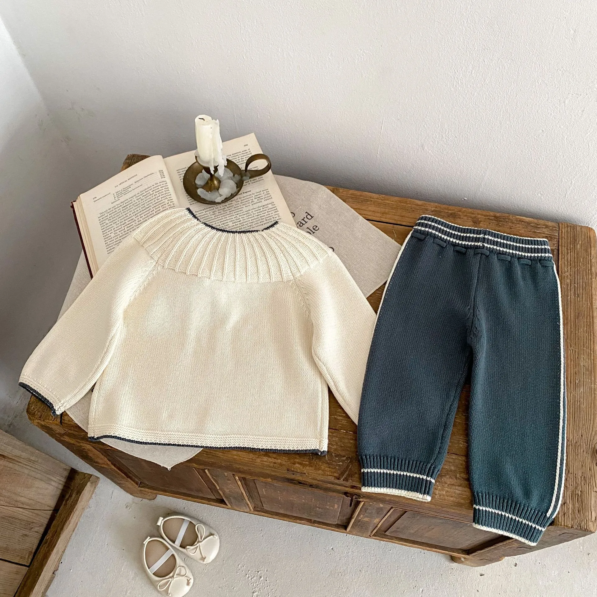 Autumn And Winter Infant Children's Sweater Suit Herringbone Jacquard Knitted Coat + Striped Stitching Knitted Trousers display picture 7