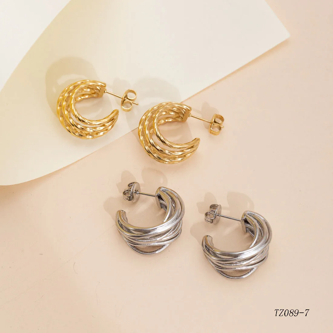 1 Pair Simple Style Geometric 304 Stainless Steel 14K Gold Plated Ear Studs display picture 2