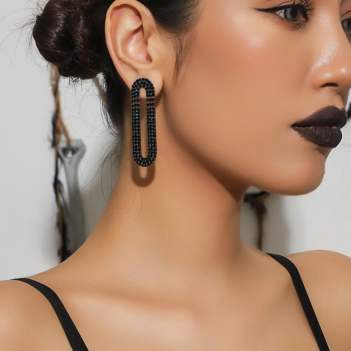 1 Pair Vacation Simple Style Solid Color Inlay Copper Rhinestones Ear Studs display picture 21