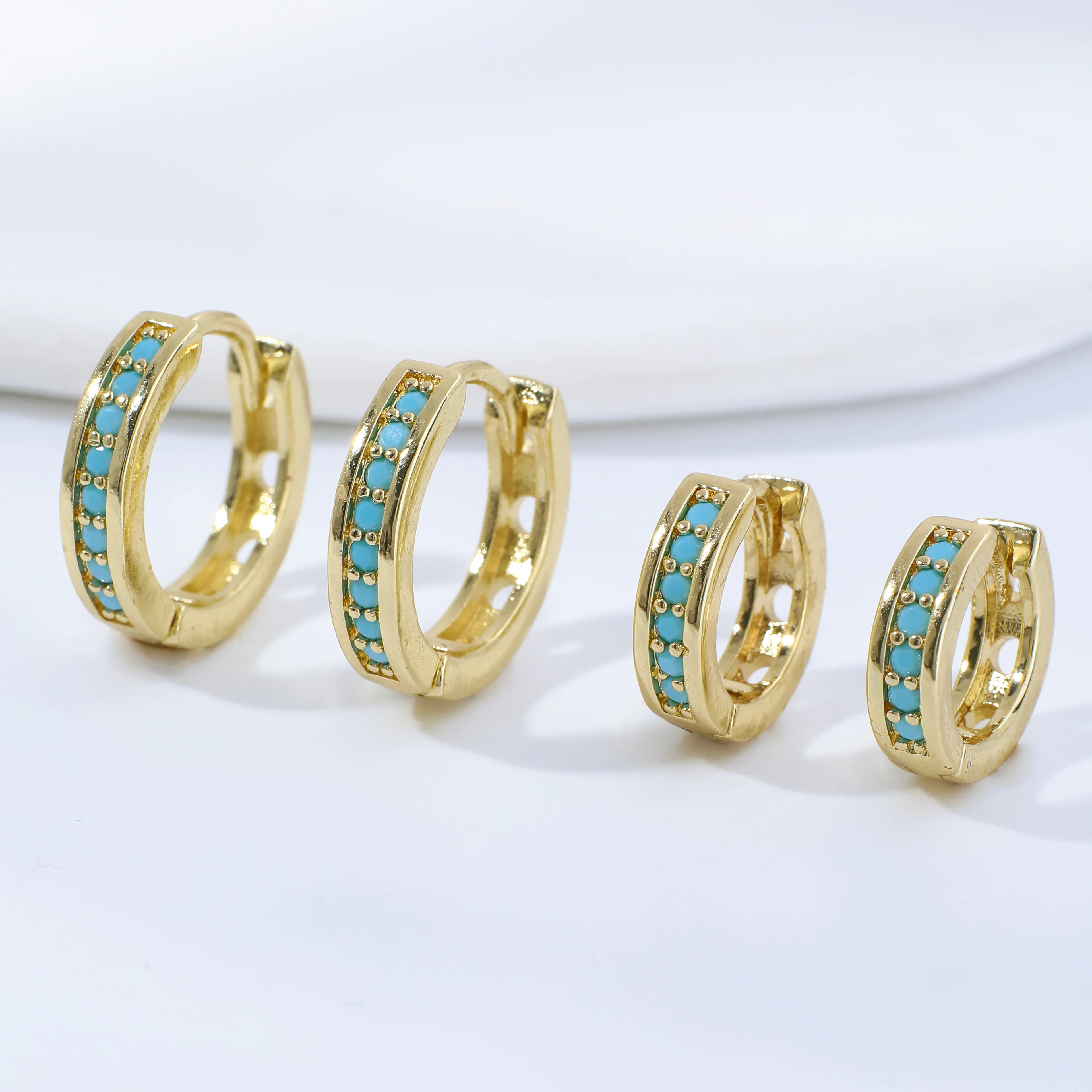 1 Set Simple Style Round Inlay Copper Zircon K Gold Plated Earrings display picture 3