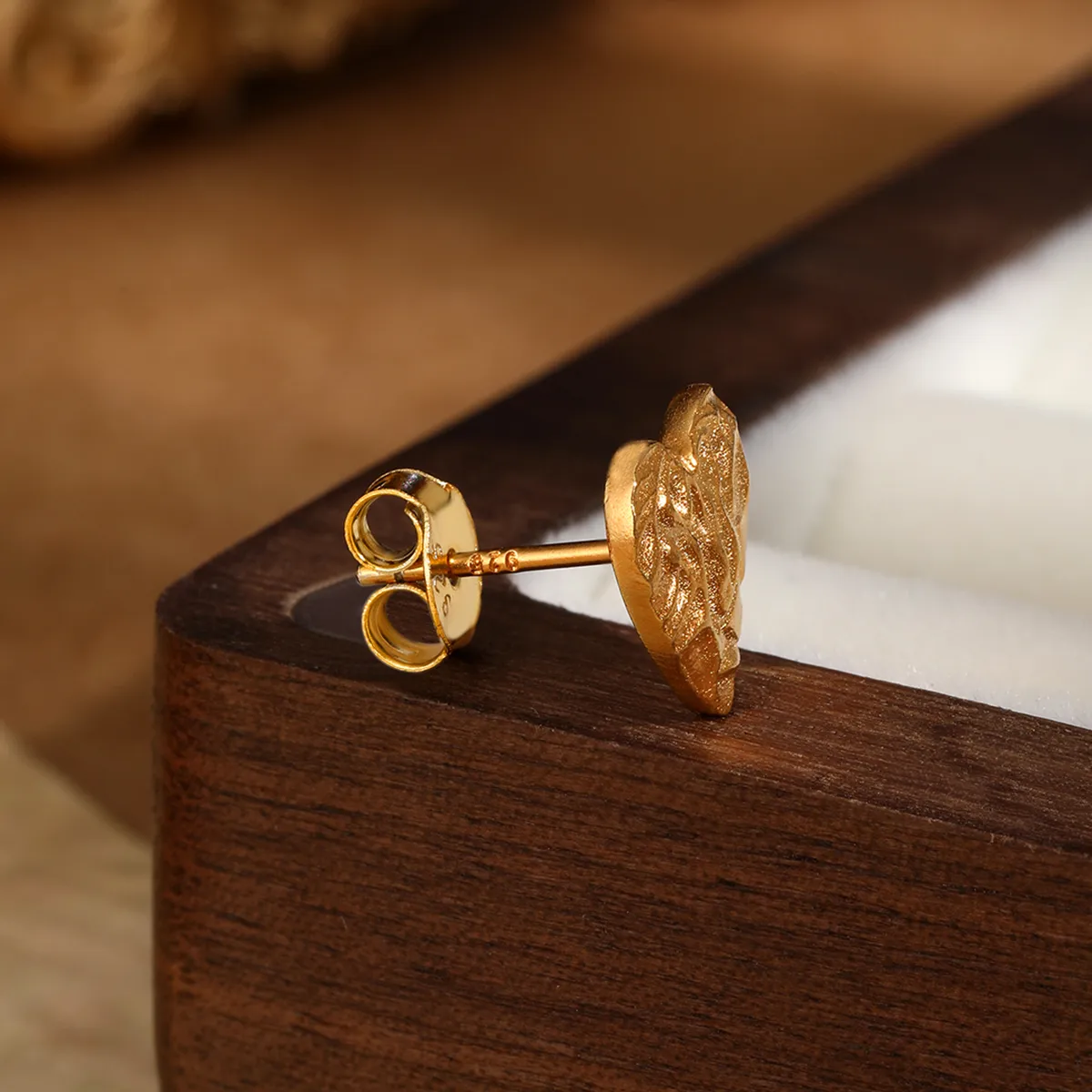 1 Pair 18K Gold Plated White Gold Plated 925 Sterling Silver Heart Shape Ear Studs display picture 3
