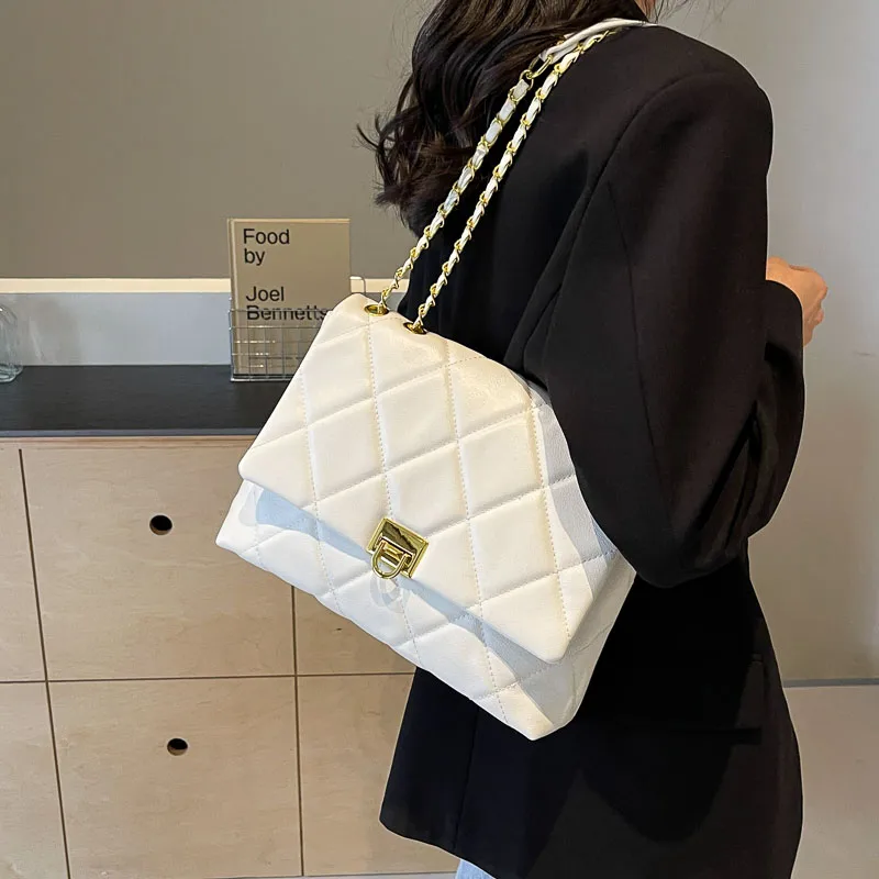 Women's Pu Plaid Solid Color Streetwear Sewing Thread Chain Lock Clasp Crossbody Bag display picture 7