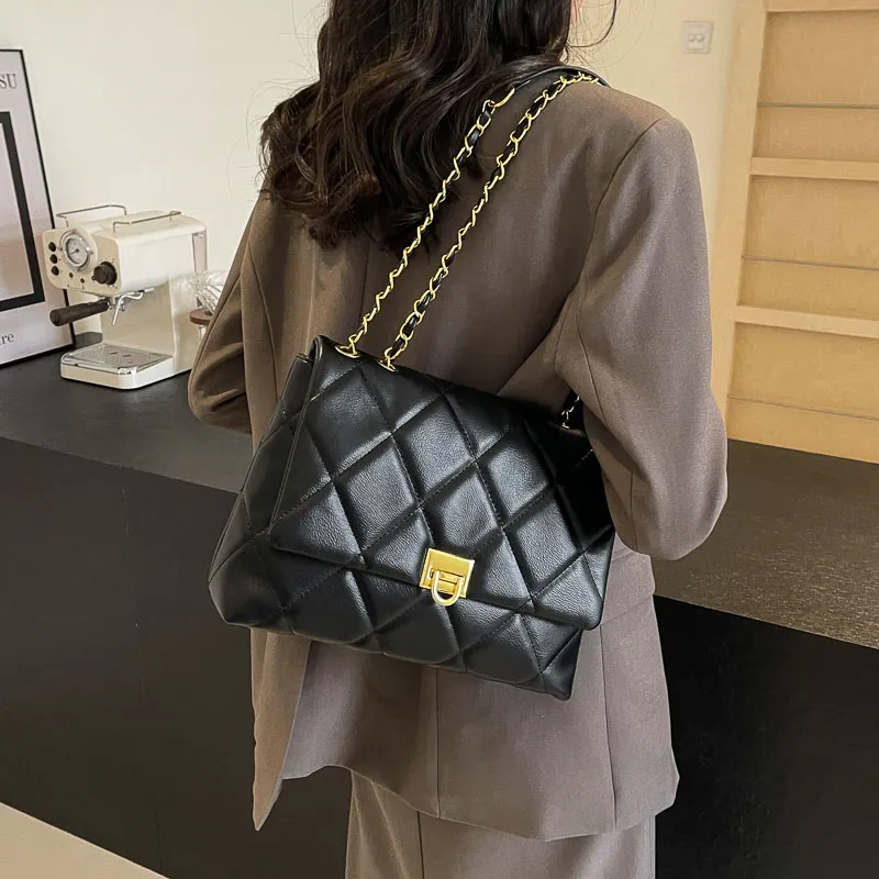 Women's Pu Plaid Solid Color Streetwear Sewing Thread Chain Lock Clasp Crossbody Bag display picture 19