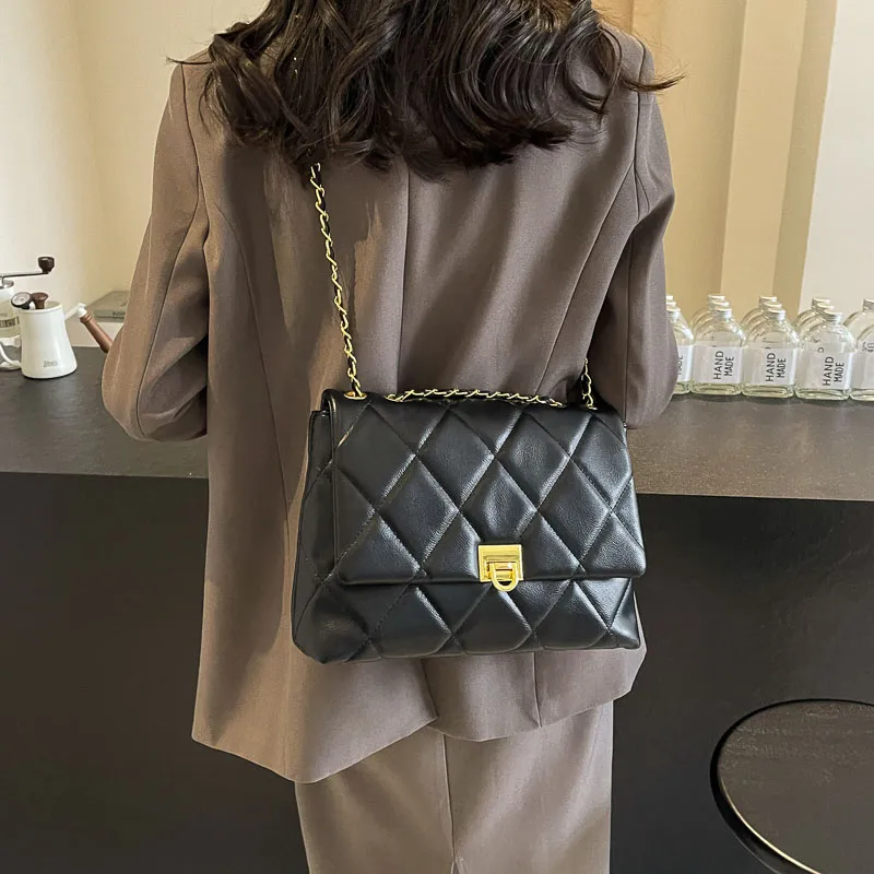 Women's Pu Plaid Solid Color Streetwear Sewing Thread Chain Lock Clasp Crossbody Bag display picture 13