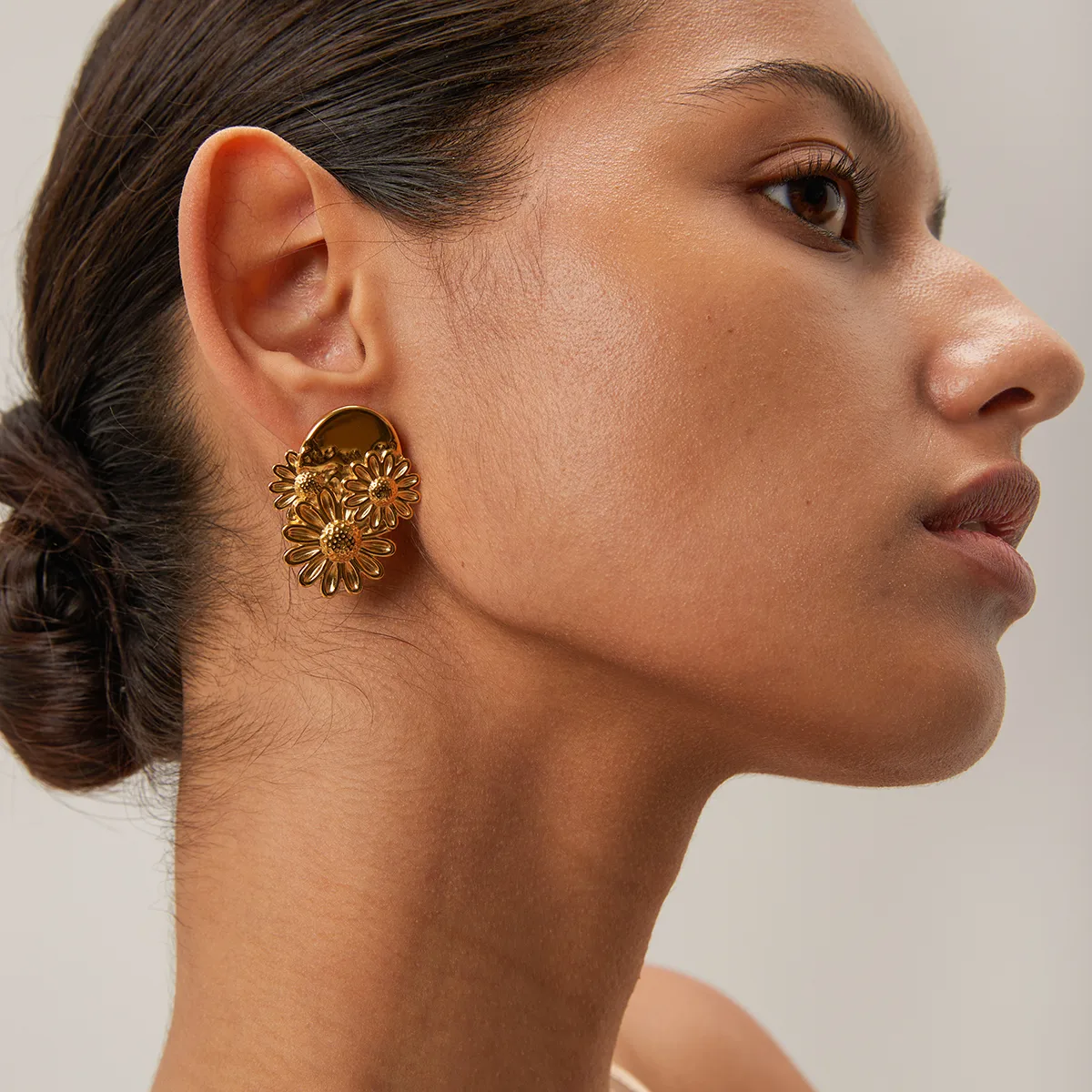 1 Pair IG Style Modern Style Simple Style Flower 304 Stainless Steel 18K Gold Plated Ear Studs display picture 4