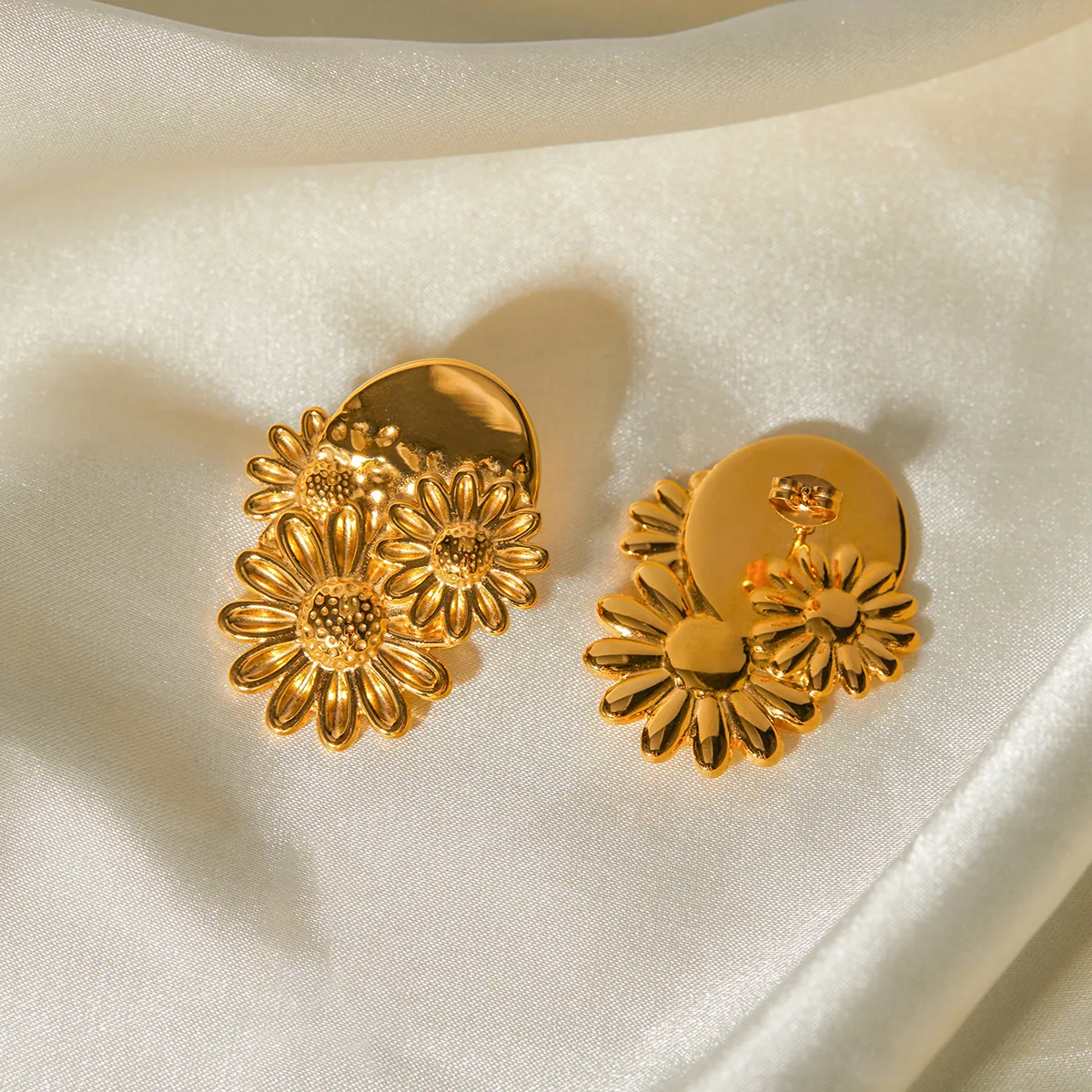 1 Pair IG Style Modern Style Simple Style Flower 304 Stainless Steel 18K Gold Plated Ear Studs display picture 5