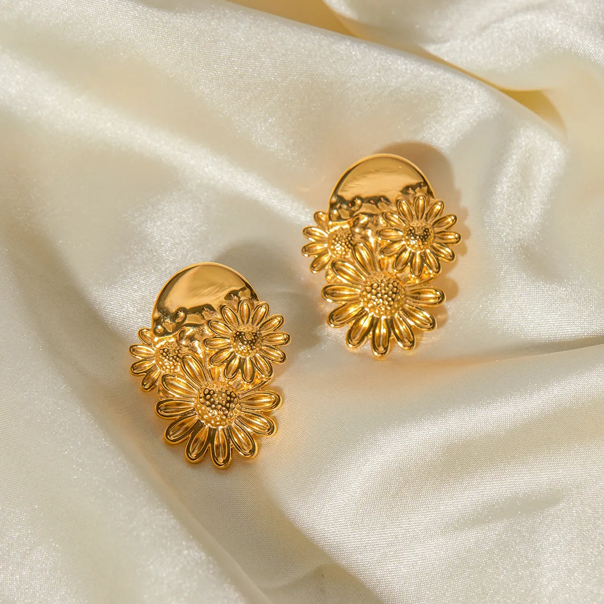 1 Pair IG Style Modern Style Simple Style Flower 304 Stainless Steel 18K Gold Plated Ear Studs display picture 8