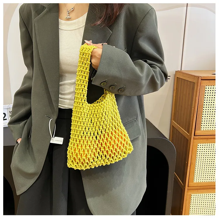 Women's Small Cotton Solid Color Basic Weave Open Handbag display picture 2