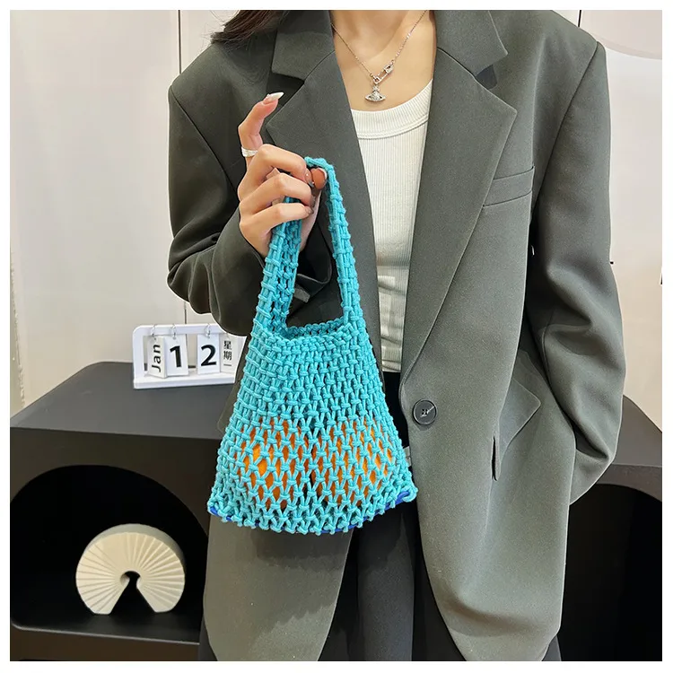 Women's Small Cotton Solid Color Basic Weave Open Handbag display picture 4