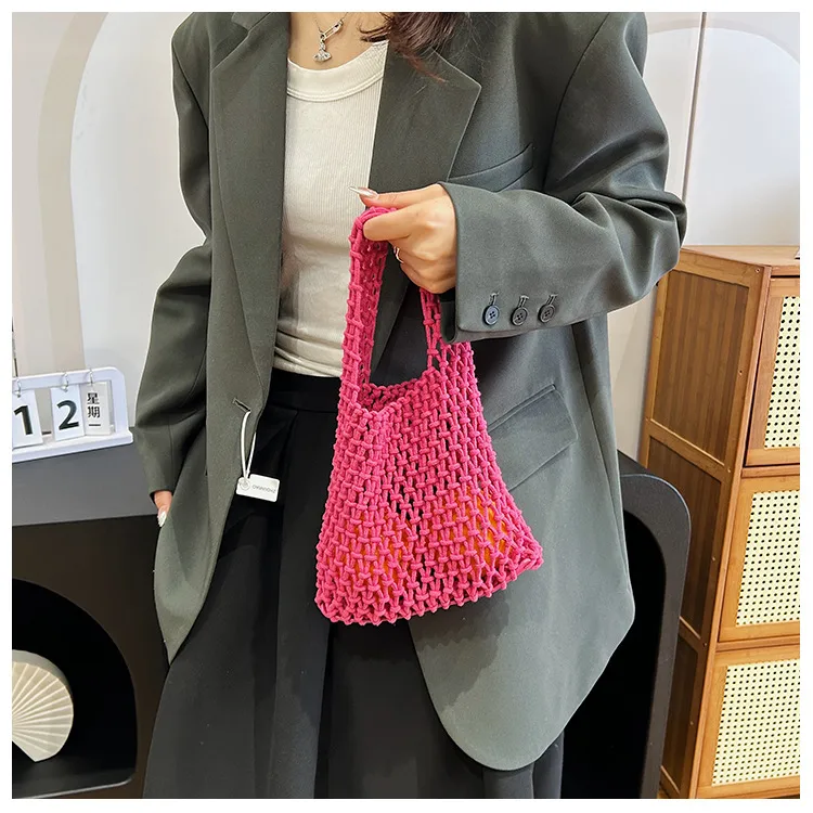 Women's Small Cotton Solid Color Basic Weave Open Handbag display picture 6